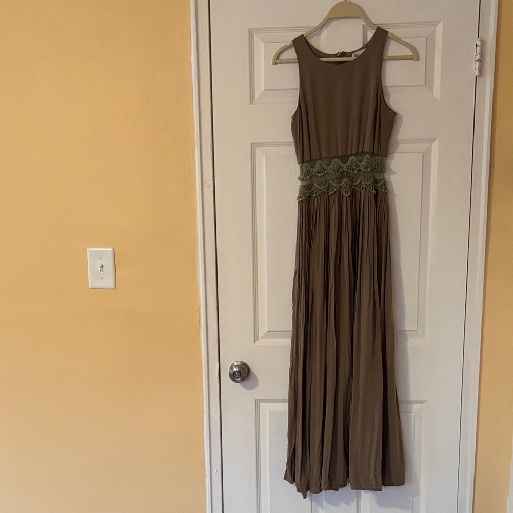 L'ATISTE Maxi Dress in Olive Green
